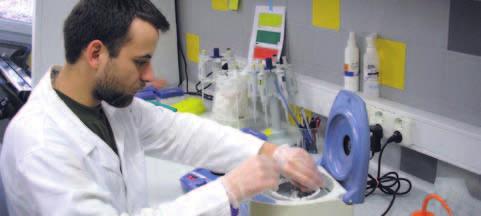 01 ORGANIZAČNÍ STRUKTURA VÚRH LABORATOŘ VODNÍ TOXIKOLOGIE A ICHTYOPATOLOGIE dr hab. Ing. Josef Velíšek, Ph.D. vedoucí laboratoře (od 09/2012), akademický velisek@frov.jcu.cz Ing. Jana Máchová, Ph.D. zástupce vedoucího laboratoře (od 09/2012), vědecká pracovnice machova@frov.