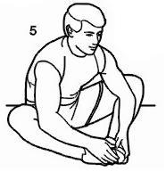 V krajní poloze setrvejte, dokud nenapočítáte do 9. Cvik opakujte alespoň 3x.. Protažení kolenních šlach Sedněte si a jednu nohu natáhněte.