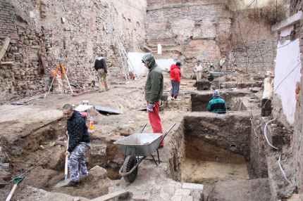 činností a případné zdokumentování a odborné vypreparování archeologických situací narušených těžbou.