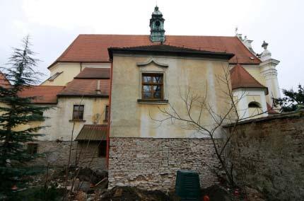 z terénních archeologických výzkumů. Kromě našeho pracoviště aplikaci STRATUM využívá ARCHAIA Praha o. p. s., UOP NPÚ v Praze, ÚOP NPÚ v Ostravě, Muzeum Vysočiny v Jihlavě.