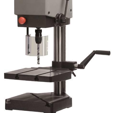 1 Výškové nastavení stroje Turbo Drill a TB 10 Plus Tyto modely jsou bez přestavování pomocí ozubené tyče, místo toho jsou vybaveny plynovou pružinou ve sloupu. 1. Uvolněte upínací páku hlavy stroje na zadní straně stroje.