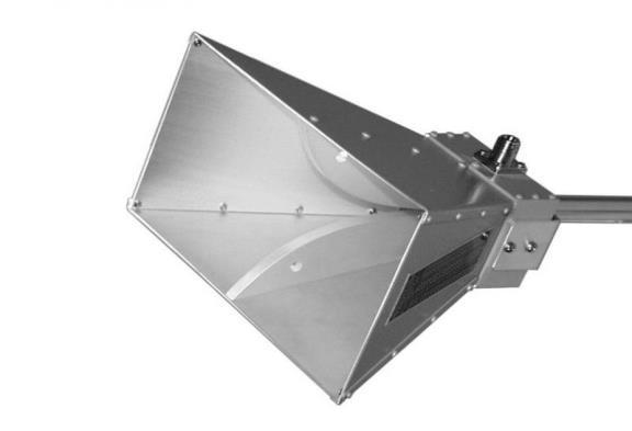 Obr. 4.7: Lineární anténa BBHA 9120E [16] Sonda ETS HI-6005 Sonda elektrického pole je od firmy ETS-Lindgren.