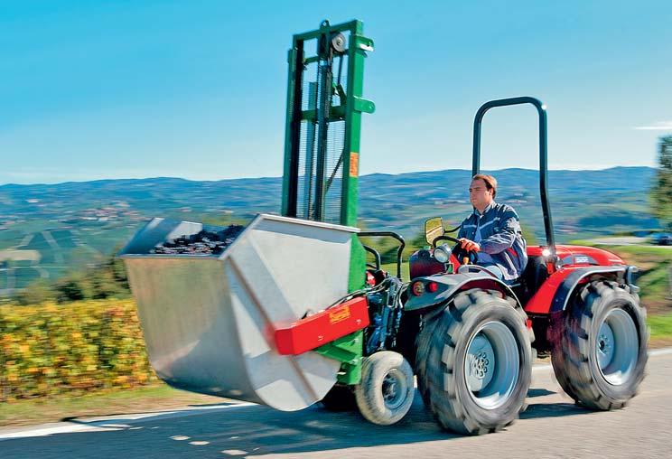 magazín AKTUALITY Traktor Antonio Carraro TRH 9800 zvolen Traktorem roku 2012 Best of Specialized Mezinárodní porota, složená z 20 novinářů nejvýznamnějších evropských časopisů ze- mědělské