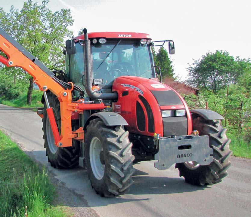 Nelze opomenout ani model SPECTRA 6000, který je etalonem v prodeji příkopových ramen pro zadní agregaci na traktory střední a vyšší kategorie.