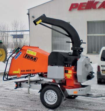 Nespornou a zásadní novinkou pro sérii štěpkovačů ZX, nesených v zadním tříbodovém závěsu traktoru, je hydraulické manipulační rameno, které usnadňuje manipulaci s materiálem a