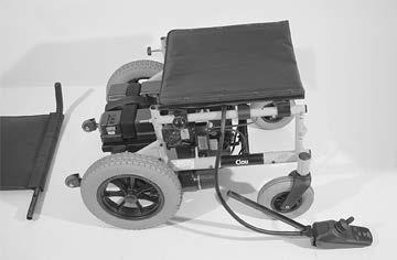 NAKLÁDÁNÍ A PŘEPRAVA Nepoužívejte zádovou opěru, stupačky, opěrky rukou ani části kapoty ke zvedání elektrického vozíku!! Pozor: Před zvedáním elektrický vozík vypněte!