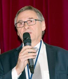 Ohlédnutí za 12. Ústeckým dnem ošetřovatelství Na snímku přednášející Mgr. Eva Rohanová zdravotnictví. Příběh muže skončil šťastně díky náhodě. A co to vše způsobilo?