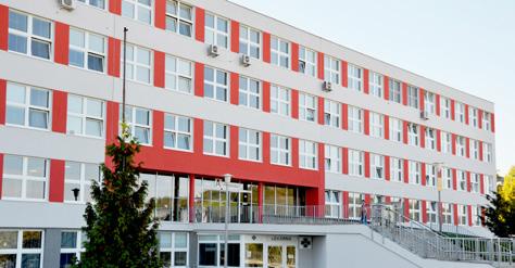 století vzniká městská nemocnice, jako první zařízení, kde způsob péče o nemocné nese známky současného zdravotnictví. Současné budovy nemocnice v podobě, jakou známe, zde stojí od roku 1975.