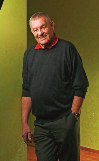 HOSTÍK LÉTO 2016 SENIOŘI 17 Každou středu Užijte si den s golfem Pavel Hepnar, člen Síně slávy České golfové federace. s Master 50+ ŽDY VE Í V ZA 14 DN K E T R ČTV 15. 9. 8., 1. 9.,. 18., 8. 4 7.