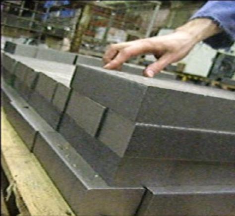 Pracovník pak ztrácí čas během přestavby počítáním vstupního materiálu, aby věděl, zda vůbec můţe dokončit zadanou zakázku. Navrhuji zde proto zavedení standardu.