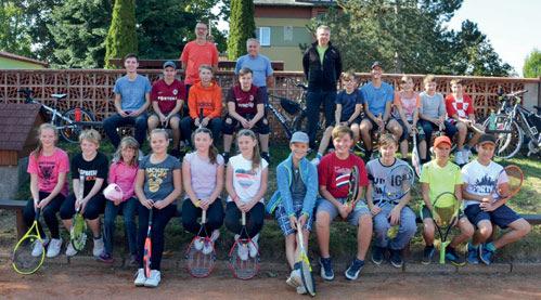 SPORT, INFORMACE 11/2018 strana 10 Tenis SK Chrast Chrastecký žákovský miniwimbledon 2018 Stejně jako každý rok tak i letos proběhl na kurtech stadionu SK Chrast tenisový turnaj dětí.