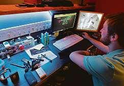 Já jsem tedy chtěla víc holčičku, a když kmalému Maxmiliánovi přijeli poprvé, smáli se, že vyhráli, když je to kluk. Přestože porod byl vzávěru velmi rychlý, zpočátku to tak vůbec nevypadalo.