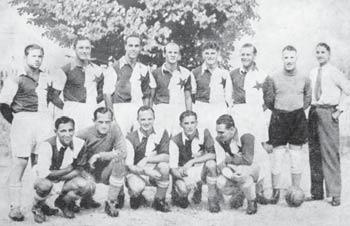 Stalo se před... PŘED 75 LETY SLAVIA ZÍSKALA TROFEJ SLAVNÉHO STŘEDOEVROPSKÉHO POHÁRU... Pro Slavii je to památné datum, 11. září 1938 vyhráli fotbalisté Slavie XII.