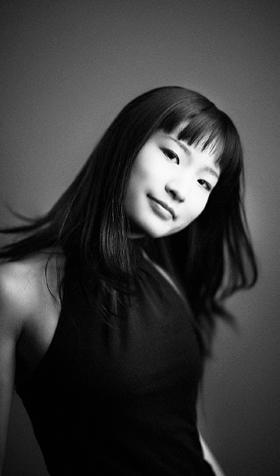 Jsem šťastnější v prosinci a v létě, zbytek času jsem jen šťastná Rozhovor s půvabnou, citlivou a křehkou sólistkou Baletu ND, Japonkou AYOU WATANABE.