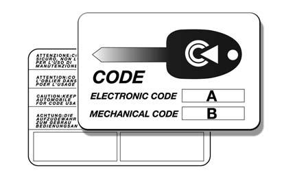 44 SEZNÁMENÍ S VOZIDLEM KLÍČKY CODE CARD (u příslušné verze vozidla) Spolu s klíčky je dodána i karta CODE card obr.