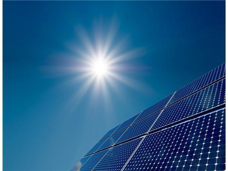 3. Druhy obnovitelných zdrojů energie Energie ze Slunce Většina obnovitelných zdrojů má svůj původ v energii slunečního záření.