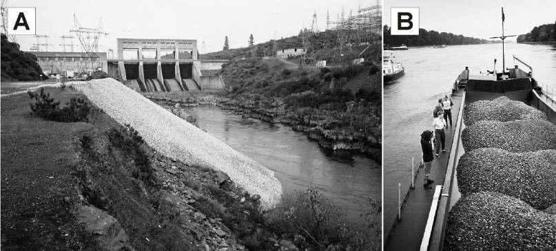 v důsledků zachytávání transportovaných sedimentů tělesem segmentového jezu a zajišťovacími stupni v mezijezí. Obr. 18: Umělá dodávka sedimentů do koryt vodních toků, tzv. krmení štěrky (z angl.
