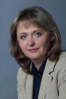 PŘEDMLUVA RADNÍ ZODPOVĚDNÉ ZA OBLAST INFORMATIKY Vážení občané Prahy, vážení kolegové volení zastupitelé a všichni zaměstnanci MHMP, ÚMČ a organizací hl. m.