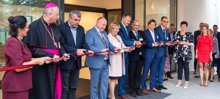000 m 3 Pasivní budova (1 kwh/m 2 /rok), Užitná plocha 8 210 m 2 Konstrukce -