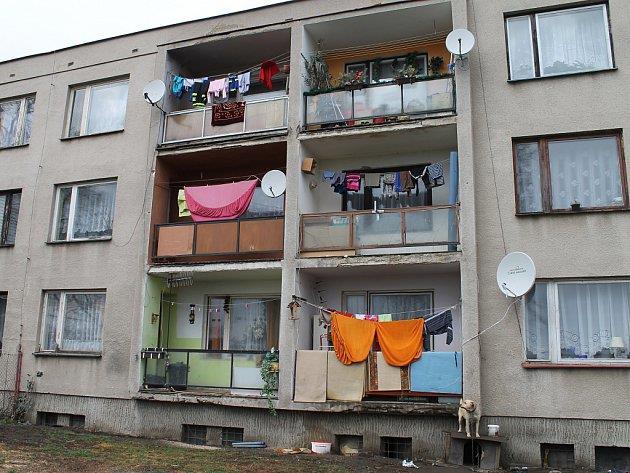 nepřiměřeně vysoké nájemné.