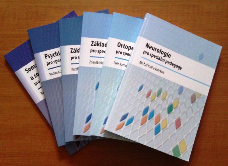 Závěrečné kapitoly rozebírají problematiku emocí, volních procesů a motivace. Sociální a pedagogická psychologie pro speciální pedagogy doc. PhDr. Eva Urbanovská, Ph.D., PhDr.