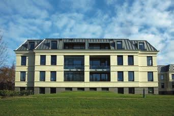 Základním materiálem NedZink NATUREL je titanový zinek s hladkým válcovaným povrchem pro aplikace střešních a fasádních pláštích, okapový žlaby a odvodňovacích dešťových systémech.