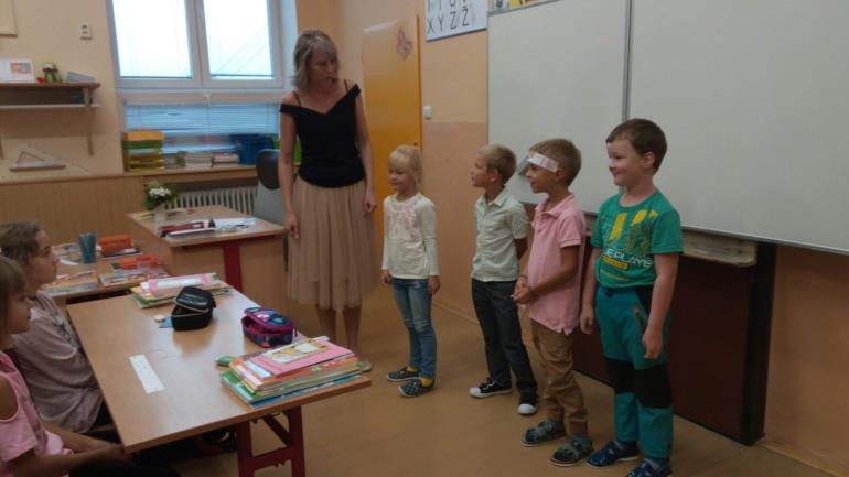 Tento den byl významný především pro 4 nové prvňáčky. Popřáli jsme jim, aby ve škole byli spokojeni a aby se vždy těšili mezi své kamarády.