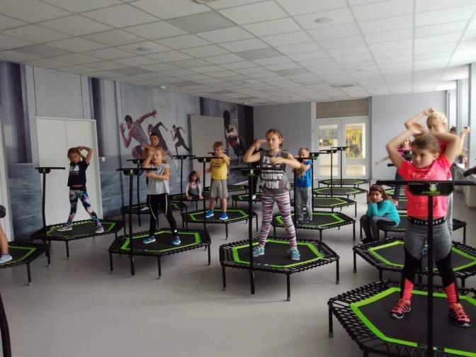 TRAMPOLÍNKY Říjen jsme odstartovali ve sportovním duchu.