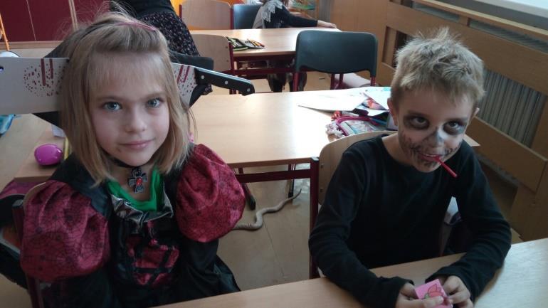 HALLOWEEN Říjnový měsíc jsme