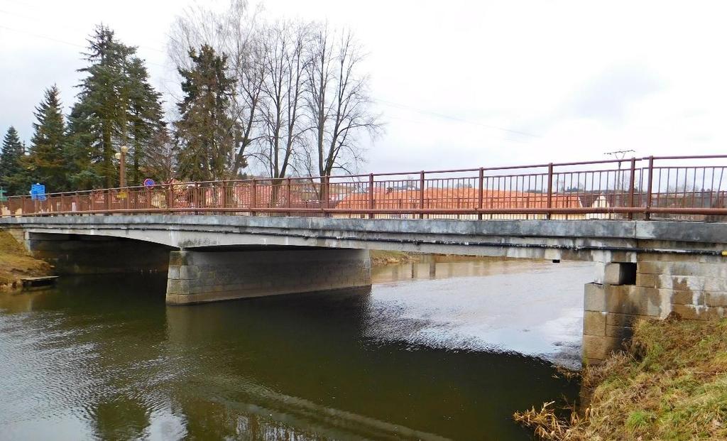 Délka nosné konstrukce 27,90 m Rozpětí mostu 13,45 (počet polí 2) Délka přemostění 25,10 m Celková šířka mostu 10,20 m Rok postavení 1949 Stav nosná konstrukce: IV-Uspokojivý spodní stavba: