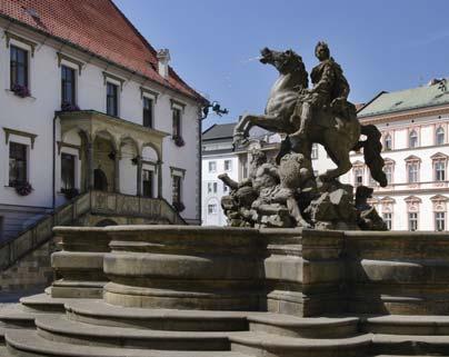 Olomouc do kapsy památky 23 Caesarova kašna Městské centrum zdobí od přelomu 17. a 18. století šest mistrně zpracovaných barokních kašen s mytologickými motivy.