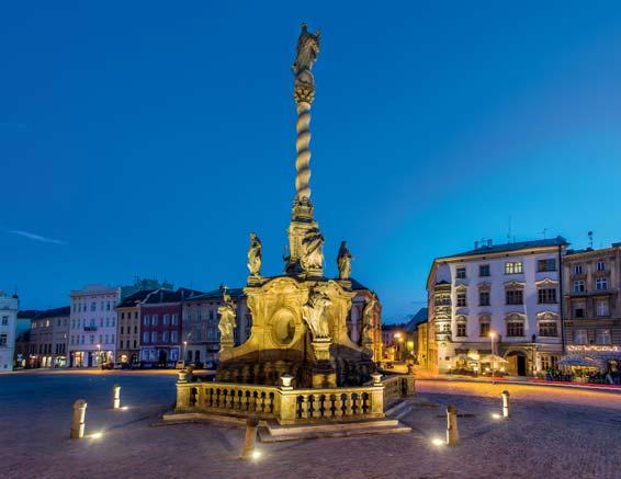 Olomouc do kapsy památky 26 Vedle Arionovy kašny se nachází pítko, jejímž autorem je taktéž Ivan Theimer. Pítko má nosnou část z mramoru, zakončené je bronzovou hlavicí.