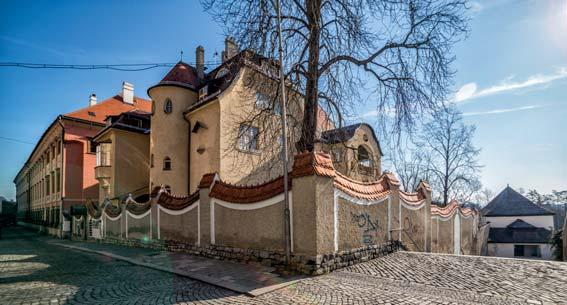 Olomouc do kapsy památky 29 protagonistů vídeňské moderny. Interiéry vytvořili tehdejší význační umělci, například rodinný přítel Anton Hanak, architekt Josef Hoffmann a malíř Gustav Klimt.
