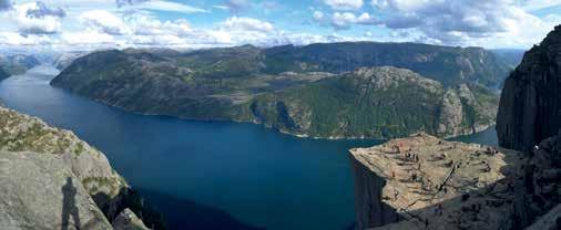 CK Periscope Skandinávie vám umožní vychutnat si Norsko v plné kráse, i když se třeba nezúčastníte uvedených túr můžete s námi vyrazit na zájezd a užít si jen okolí v místech ubytování, jít za