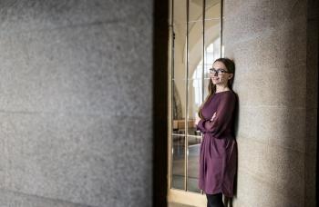 Bez čeho se neobejdete? Bez svého mobilu, diáře a deníku. A taky miluji barevné fixy a nálepky. Jsou to takové holčičí pomůcky, které mi zpříjemňují život. A bez svého buzer lístku.