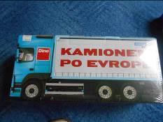 Super jsou i magnetické tabulky, je jich 6 a mohou se na nich malovat speciální tužkou různé obrázky.