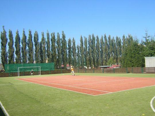 NABÍDKA PRONÁJMU pro sportovní účely TĚLOCVIČNA ŠKOLY cena: 130,- Kč / 1 hod.