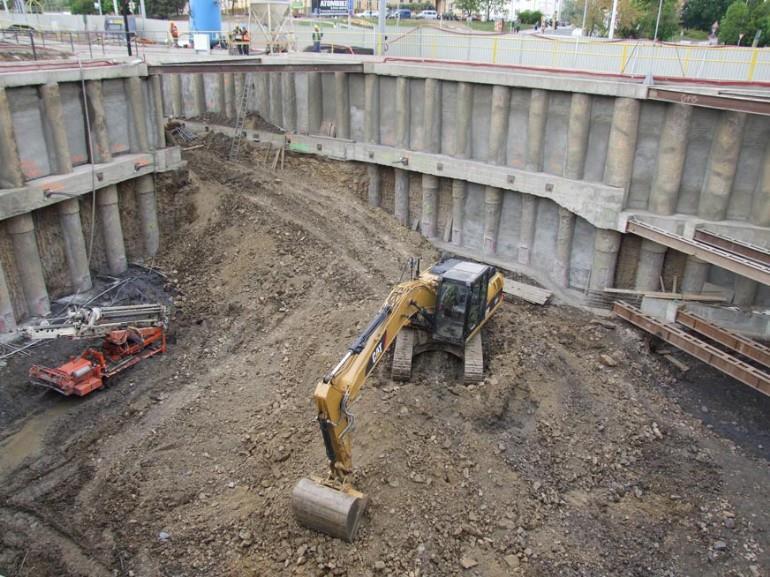 VIII. Defi ová í jed otlivý h fází výpočtu záložka STAGED CONSTRUCTION 3.