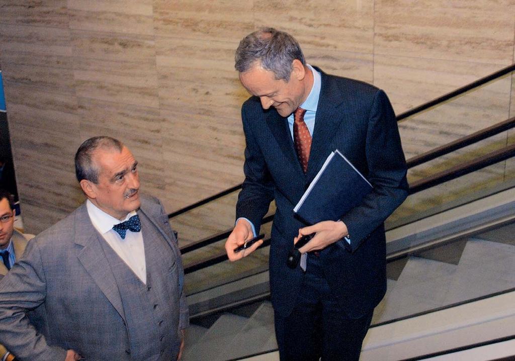 PODŘÍZENÝ. Návrat do služeb ministerstva zahraničí oznámil bývalý lidovecký šéf Cyril Svoboda (vpravo). Šéfovat mu zřejmě bude Karel Schwarzenberg coby ministr.