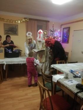 A vezměme je pěkně popořádku: zabijačka, masopust, BDŽ (Býkovecký den žen), pálení čarodějnic, spoluúčast na pochodu Soptíka, loučení s prázdninami, výlov, který pořádají místní rybáři, společný