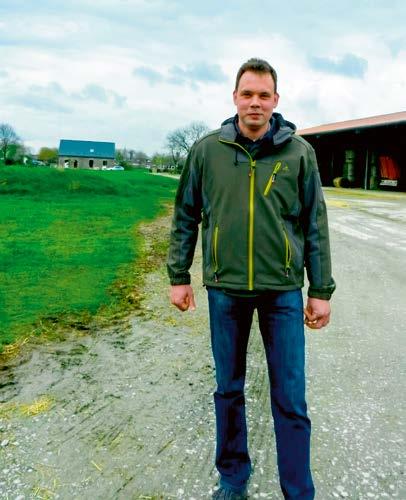 Díky tomu se volně pohybují a mohou se tak přizpůsobit terénu. Nastavitelnou potřebnou výšku ukazují šipky na nosnících. Solidní konstrukce.