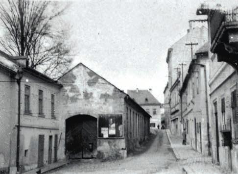 Ulice Zborovská směrem k náměstí Ulice Zborovská směrem k náměstí