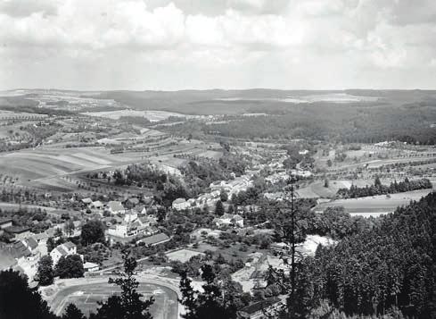 Pohled z vyhlídky na městskou část Bělá a Milánovy (50. léta 20.