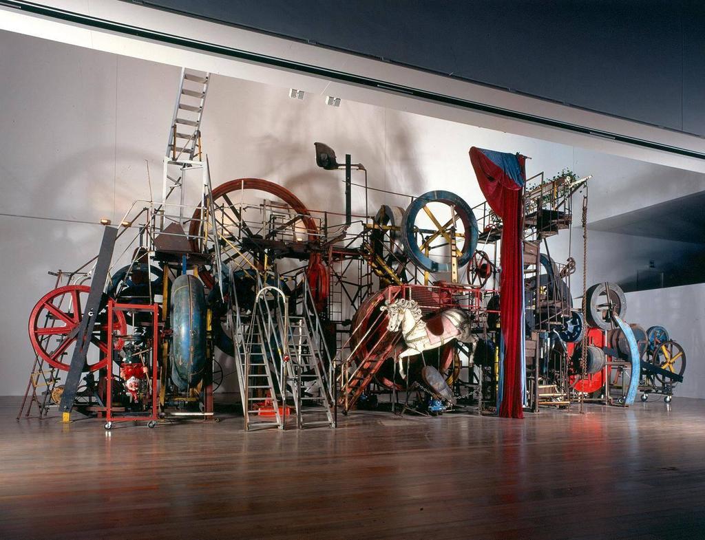43. Tinguely, J. Hold New Yorku, 1960 Tvůrci této doby se svými díly snaţili především vyjádřit kaţdodenní ţivot.