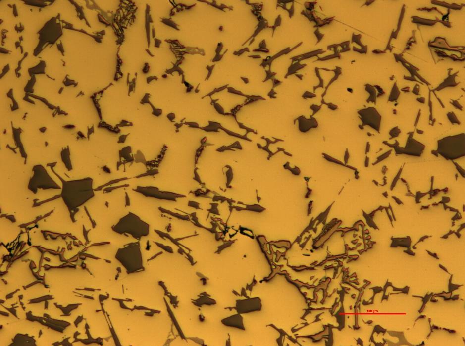 Zrna křemíku Eutektikum Fáze hořčíku 100 µm Obr.