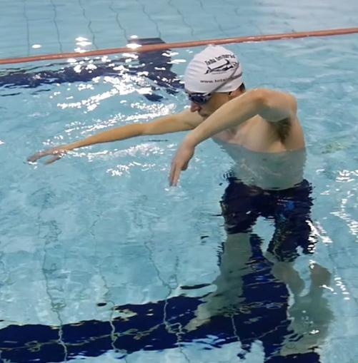 Obrázek níže ukazuje správné načasování záběru, které je klíčové pro účinné tempo a dlouhý