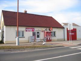 V rámci stanovených podmínek využití ploch (funkčních regulativů) je možné kromě bydlení provozovat ve stávajících i rozvojových plochách funkce občanské vybavenosti, služby, drobnou řemeslnou