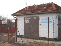 Druhá VTL přípojka prochází severní částí katastru a zásobuje zemním plynem RS Březhrad. Vlastní zásobní síť Libišan je středotlaká a jednotlivý odběratelé jsou připojeni přes regulátory tlaku.
