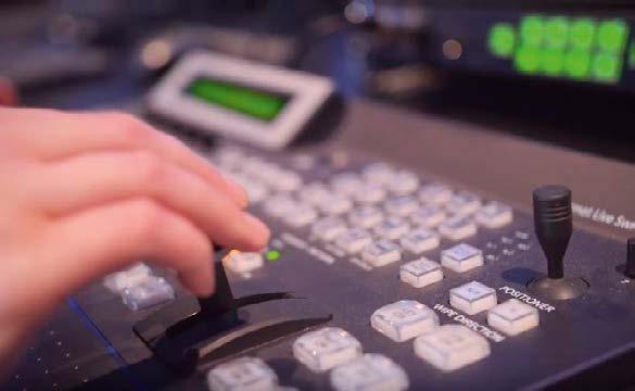 Obchodní nabídka Inovativní forma prezentace vaší firmy či služby využívající You Tube Délka pořadu 15 minut Precizní příprava scénáře s klientem včetně schvalovacího procesu