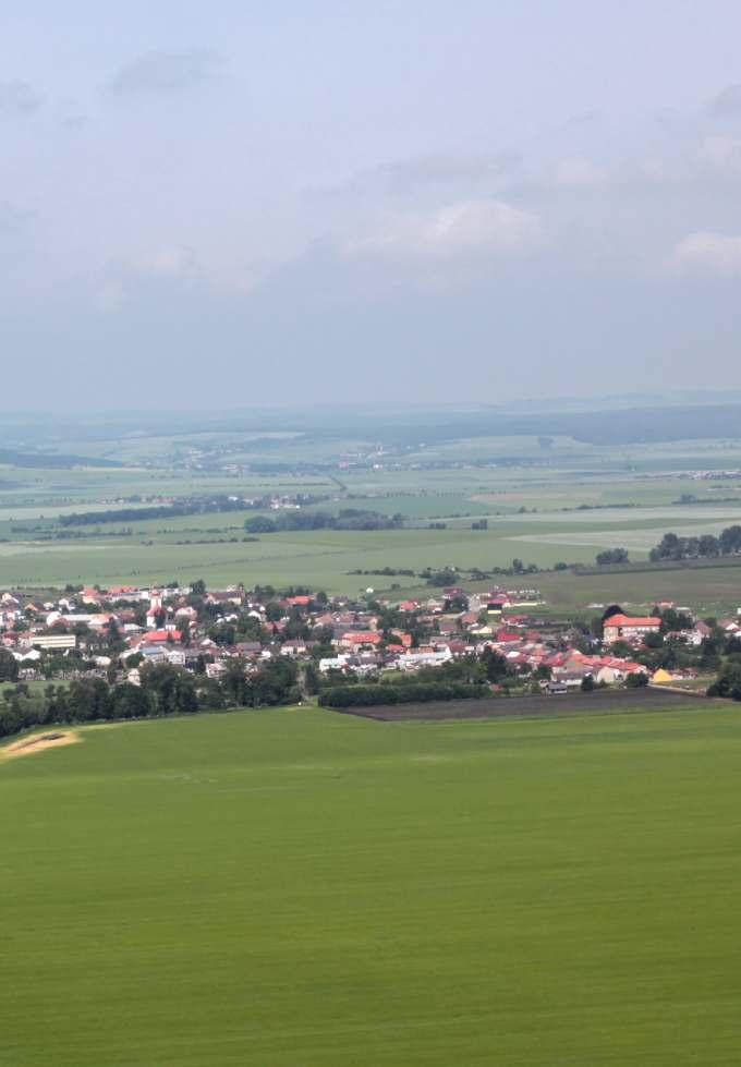 Dny obce Hnìvotín spojené se setkáním rodákù a bývalých obèanù obce. Pátek 27. až nedìle 29. èervence 2012.